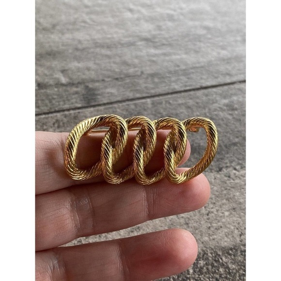 Monet Brooch Vintage Linked Chain Gold Tone - Picture 5 of 5